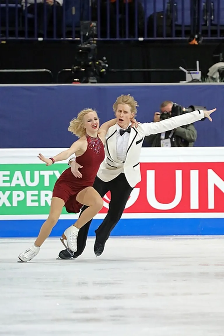 Olga Jakušina un Andrejs Ņevskis piedalās Pasaules daiļslidošanas sacensībās Helsinkos 2017. gadā.