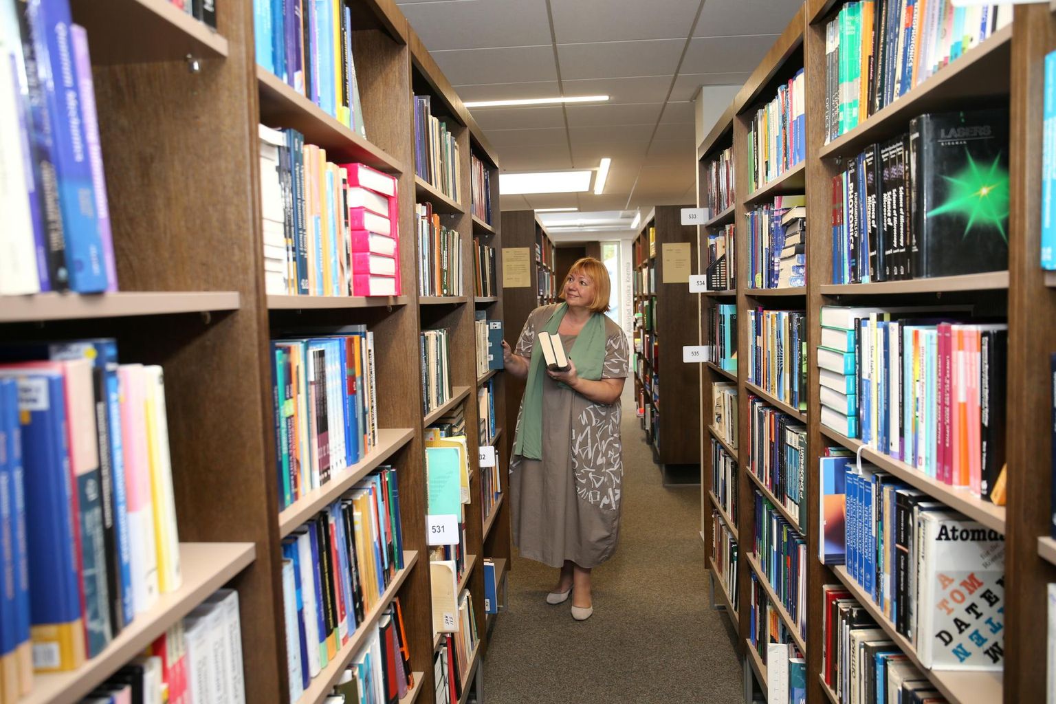 Tartu ülikooli raamatukogu teenindusosakonna juhataja Olga Einasto palub kõigil liiga kauaks enda kätte jäänud lugemisvara tagasi tuua, sest sel põhjusel kogust puudu üle 7000 raamatu.