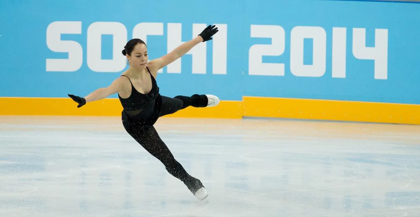 Jelena Glebova tegi eile tutvust olümpiajääga. Täna asub ta starti juba naiste üksiksõidu lühikavas.