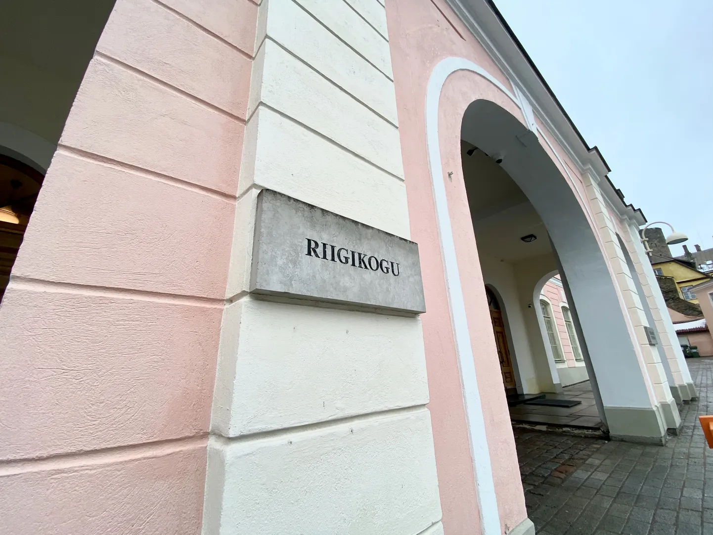 Здание парламента Эстонии.