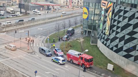 T1 keskuse toidupoes hirmutas külastajaid kahtlane kohver