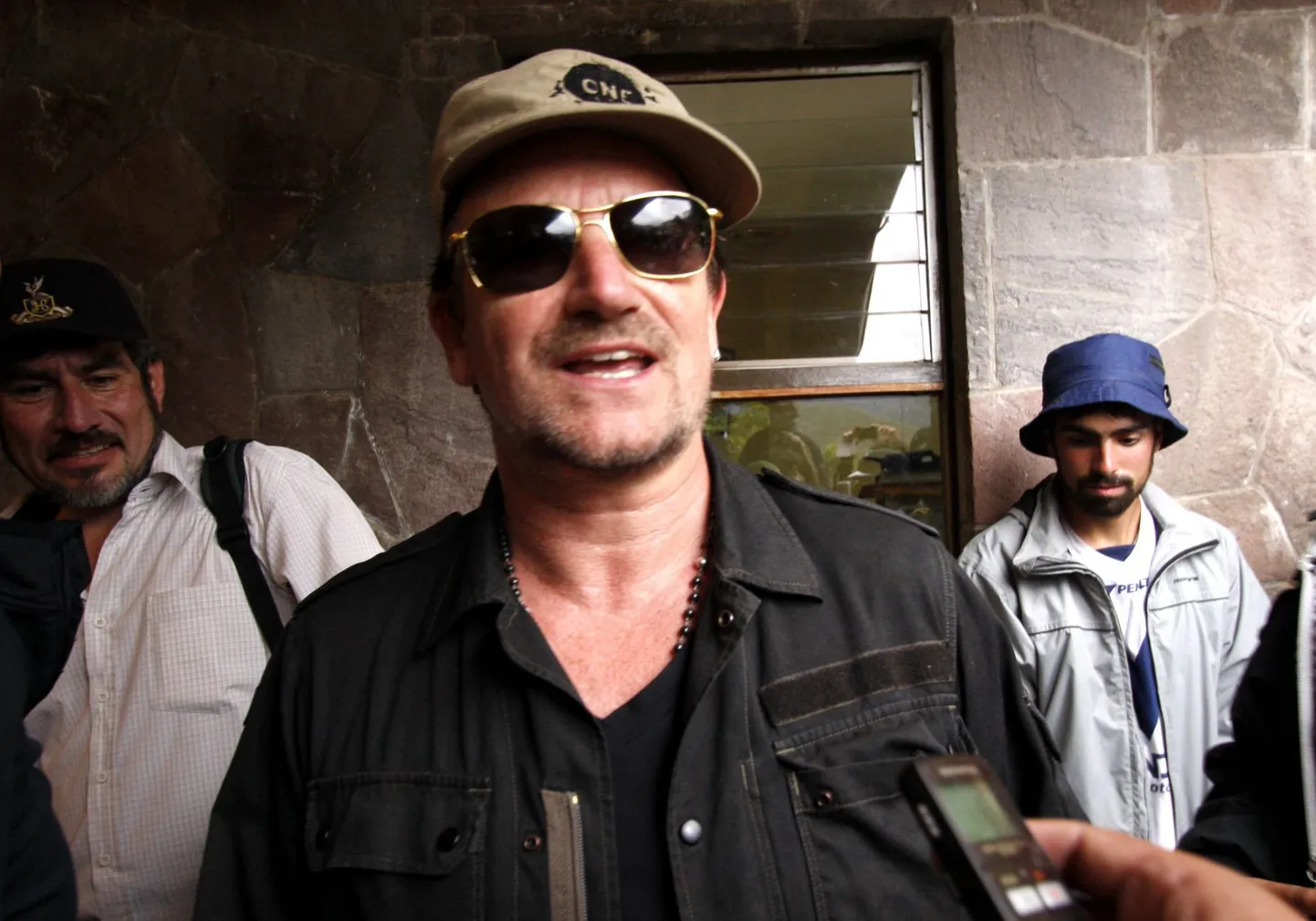 Rokkar Bono investeerimisfirma otsib miljardit dollarit.