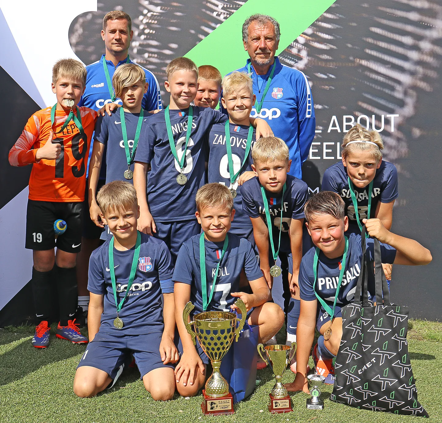 Paide Linnameeskond U11 võitis kolmandat aastat järjest oma vanuserühmas koduse Ülejõe turniiri. Poisse treenivad Viktor Mets ja Rauno Kööp.