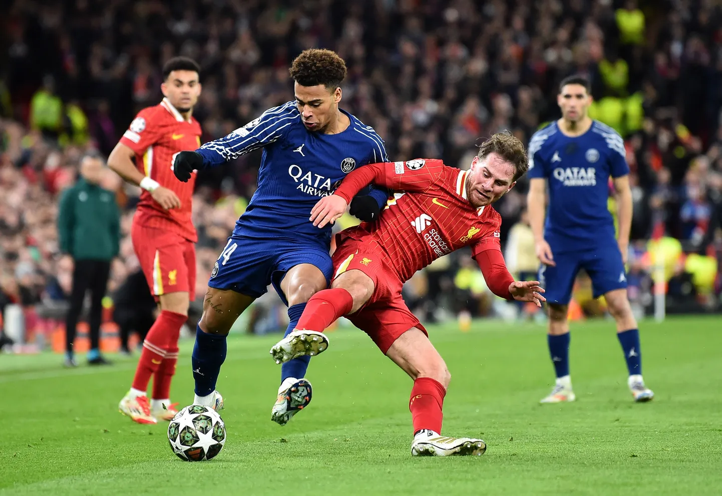 PSG (sinistes särkides) raskeim heitlus toimus kaheksandikfinaalis Liverpooliga, kust edasi saadi alles penaltiseeria järel. Tänu Inglismaa meistritiitlile saab Liverpool järgmisel hooajal Meistrite liiga karikat uuesti üritada.