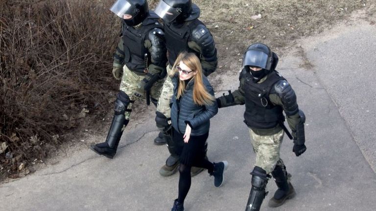 Охота полиции на граждан в Минске