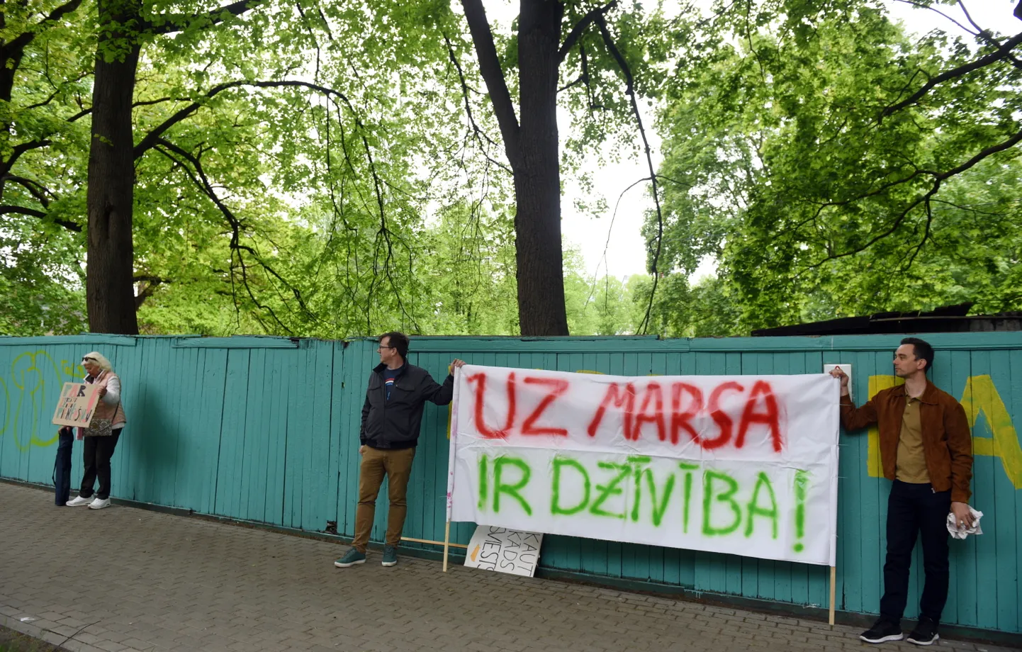 28.maija pikets pret Valsts drošības dienesta ēkas būvniecību Brīvības gatvē 207, bijušā velotreka "Marss" teritorijā.