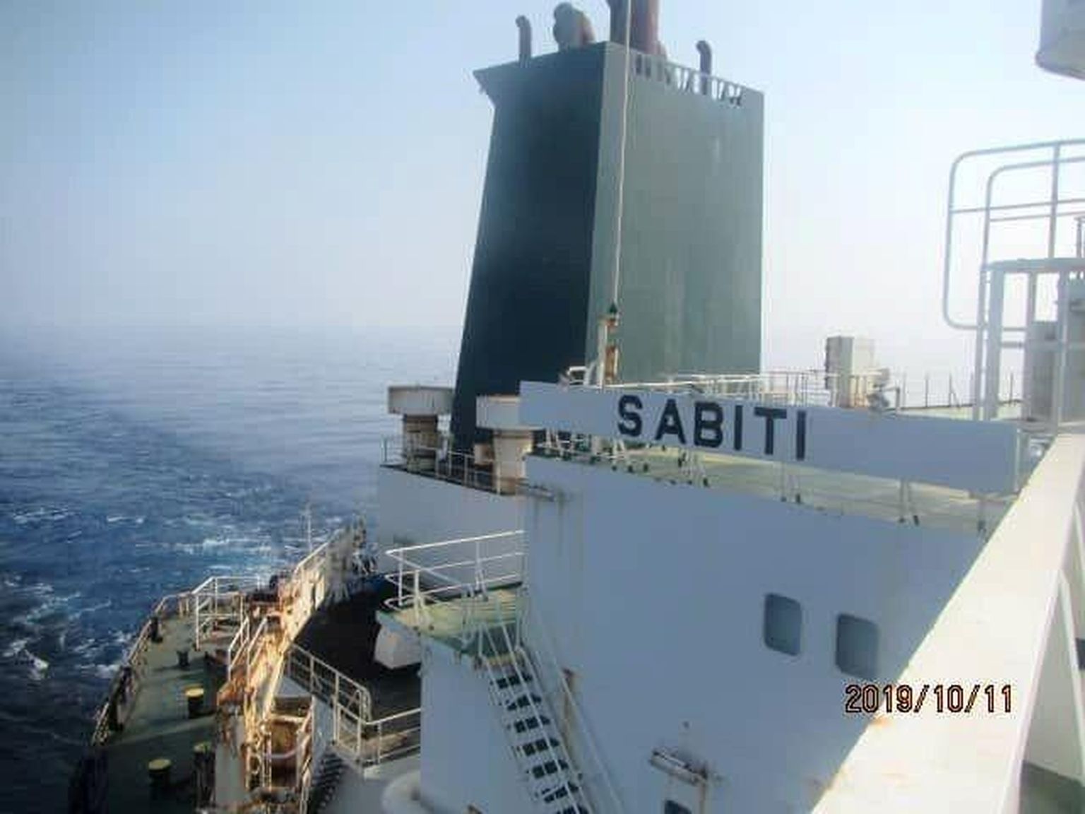 Iraani tanker Sabiti sai riigi allikate väitel eile Saudi Araabia rannikul kaks raketitabamust. Samas pole riigimeedias avaldatud kaadritelt kahjustusi näha.