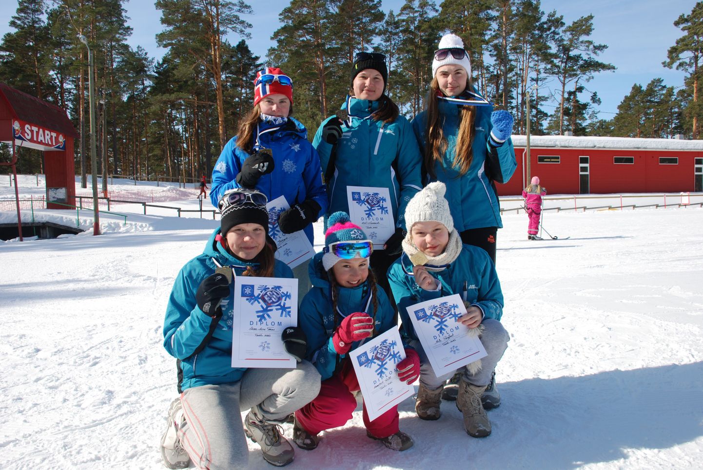 Tartu Suusaklubi medaleid võitnud teatevõistkonnad.