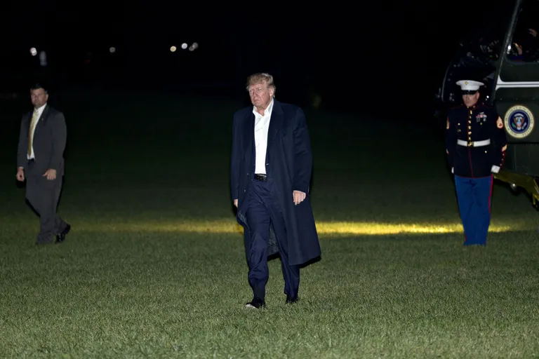 Donald Trump naasmas Valgesse Majja pärast oma Aasia-ringreisi.