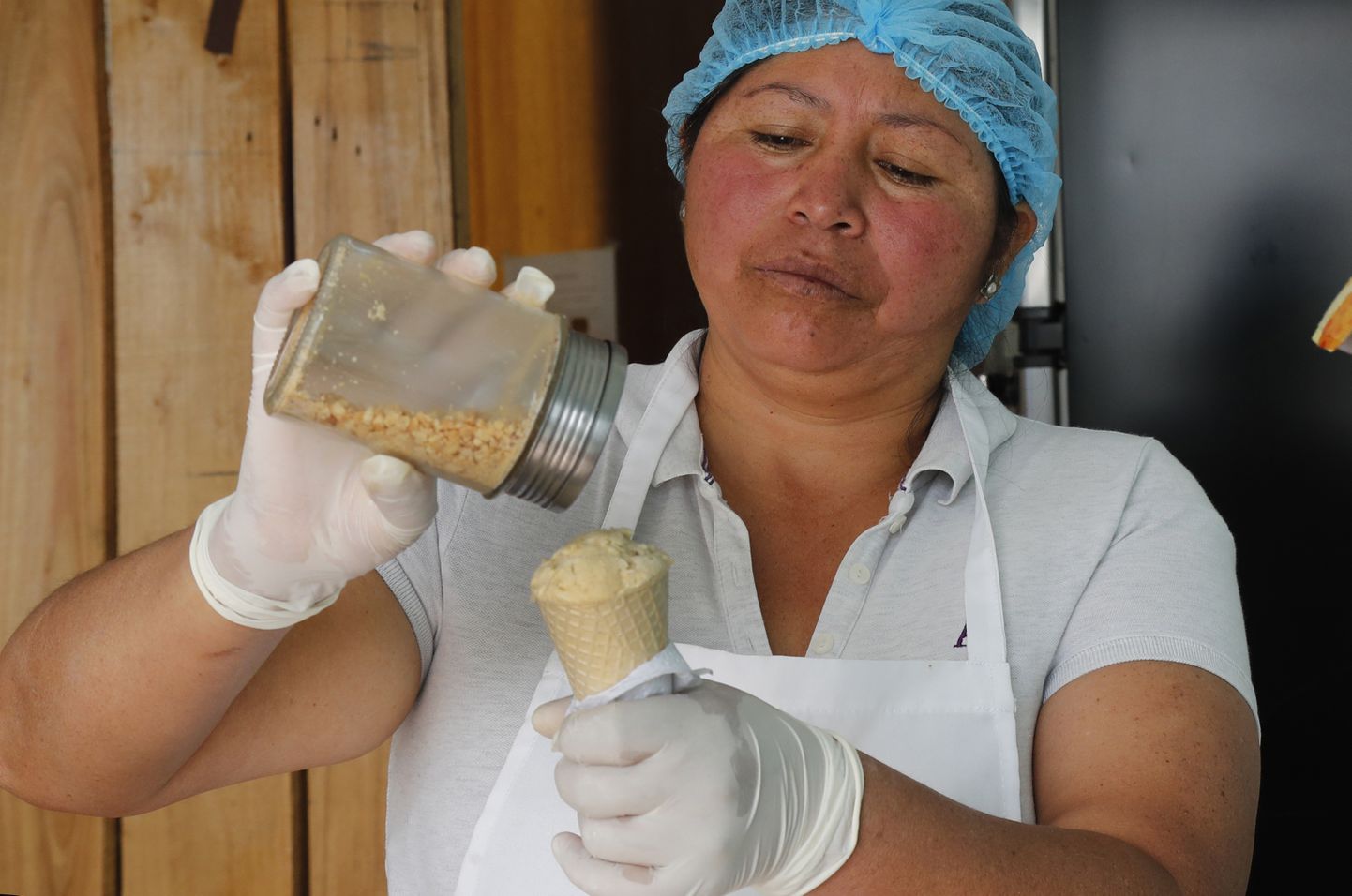 Maria del Carmen Pilapana valmistamas gurmaanidele mõeldud merisea jäätist.