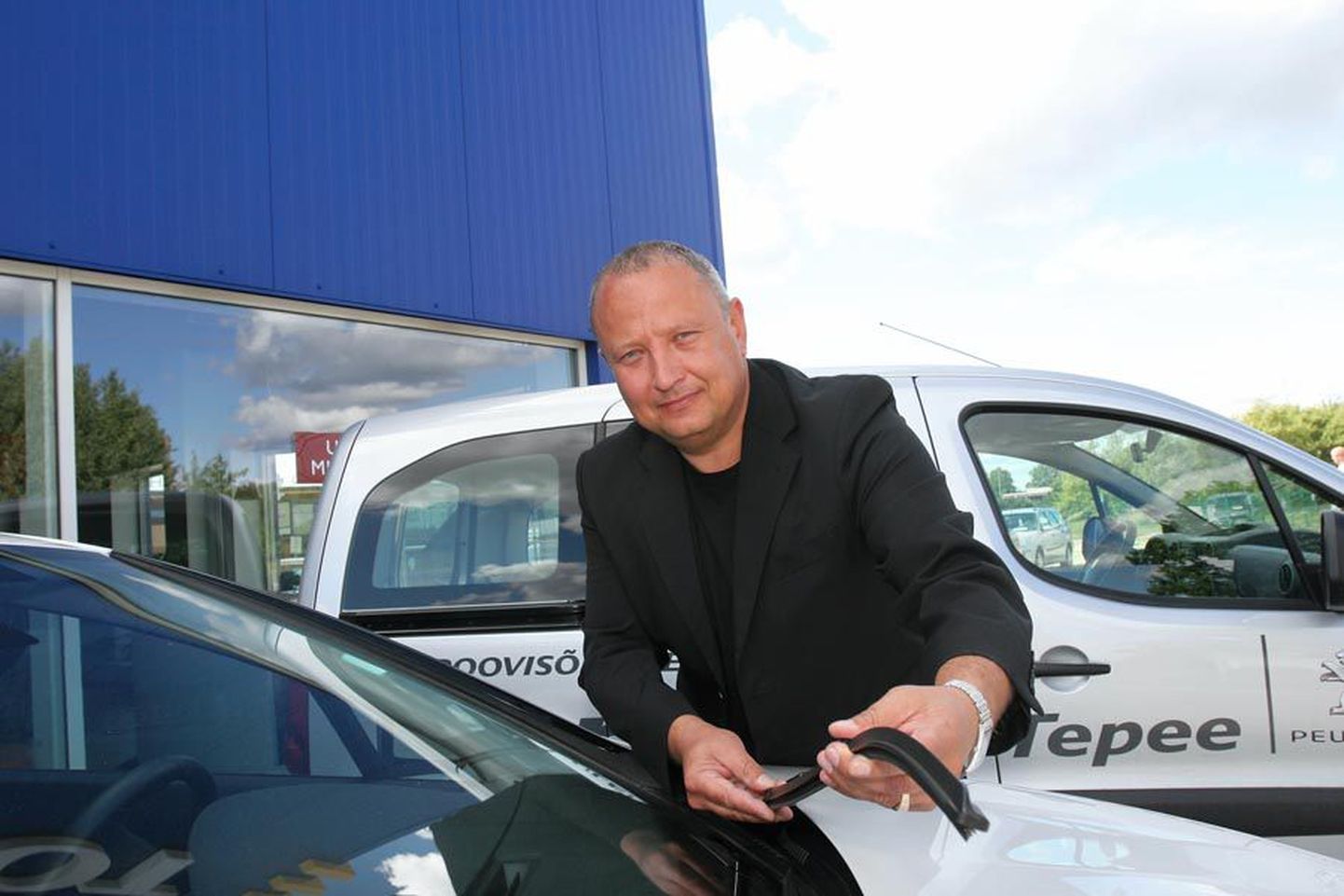 Autokeskuse Rael müügijuht Kalle Paalo on kuue kuu müügitulemustega rahul.