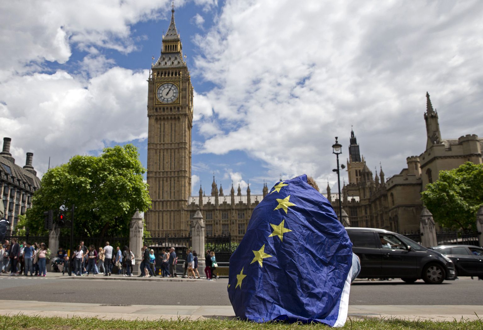 Euroopa Liidu lippu mähkunud protestija nädalavahetusel Londonis referendumi tulemuse vastu meelt avaldamas.