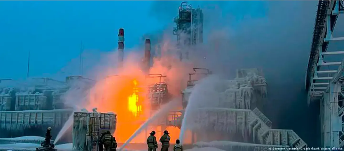 Пожар на терминале "Новатэк" после попадания дрона 21 января (фото из архива)