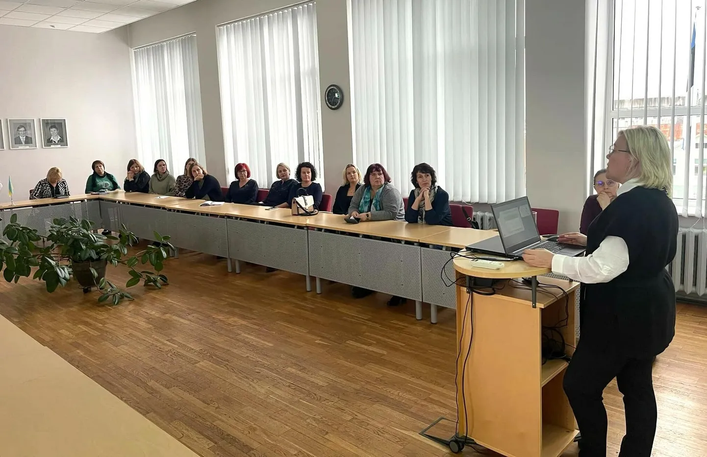Kohtumiste käigus kuulati tähelepanelikult, milliseid meetodeid ja praktikaid on teistes omavalitsustes edukalt rakendatud, et tagada igale lapsele võrdne võimalus õnnestuda ja areneda.