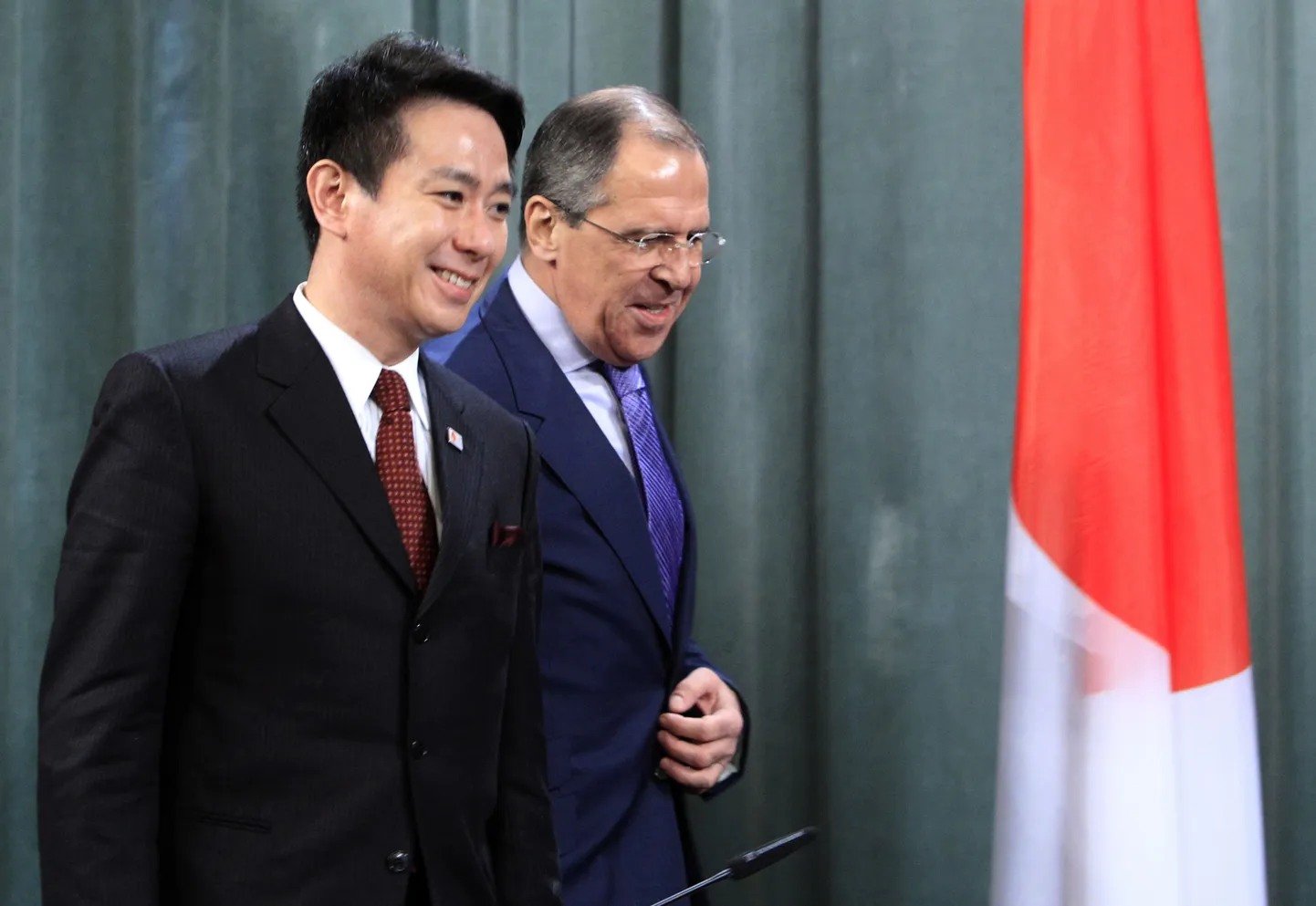 Sergei Lavrov koos Jaapani kolleegi Seiji Maeharaga täna Moskvas.