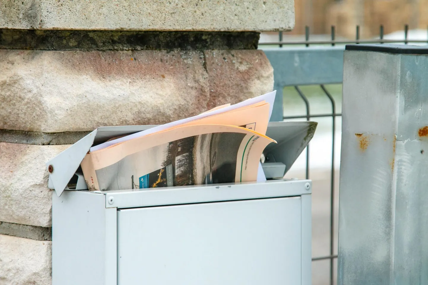 Kadrina, Haljala, Rakvere ja Viru-Nigula valla inimestel pole selle nädala jooksul just iga päev lehed postkasti jõudnud.