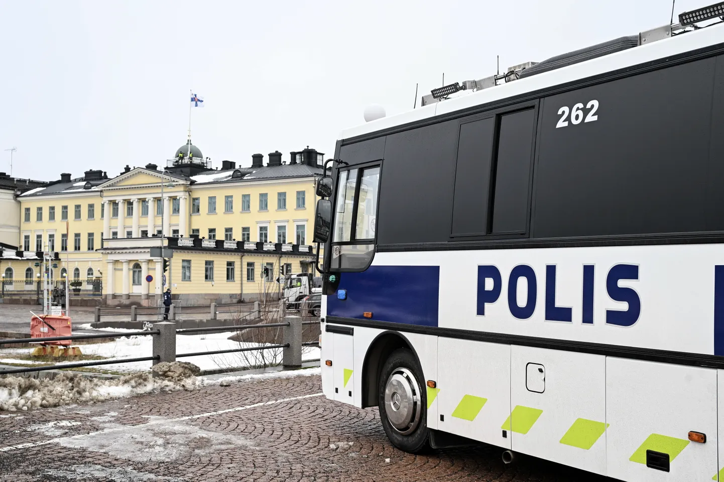 Soome politsei Helsingis toimunud NATO liitlaste kohtumist turvamas, 14. jaanuar 2025. a.