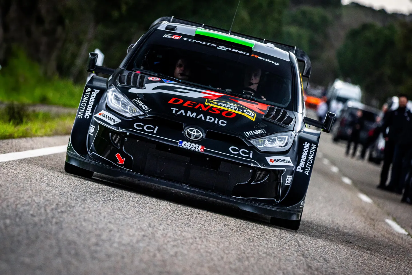 Elfyn Evans sai autot testida Hispaania asfaldil.