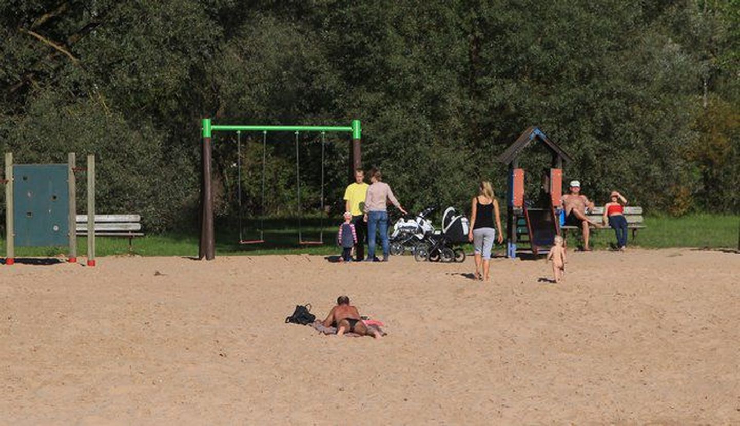 Любители солнечных ванн вернулись на тартуские пляжи.
