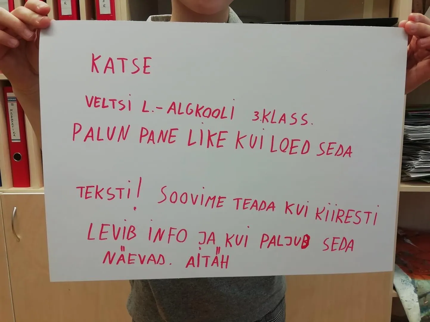 Veltsi lasteaed-algkooli 3. klass tegi tunnis katse, mis näitab informatsiooni levimist. Tulemus oli see, et üles pandud foto rändas maailma kuklapoolele.