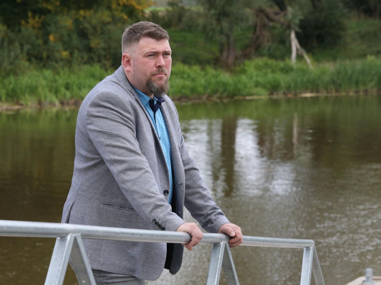Meelis Helbre päästis oktoobris pőlevast majast inimese ja pälvis elupäästja medali.