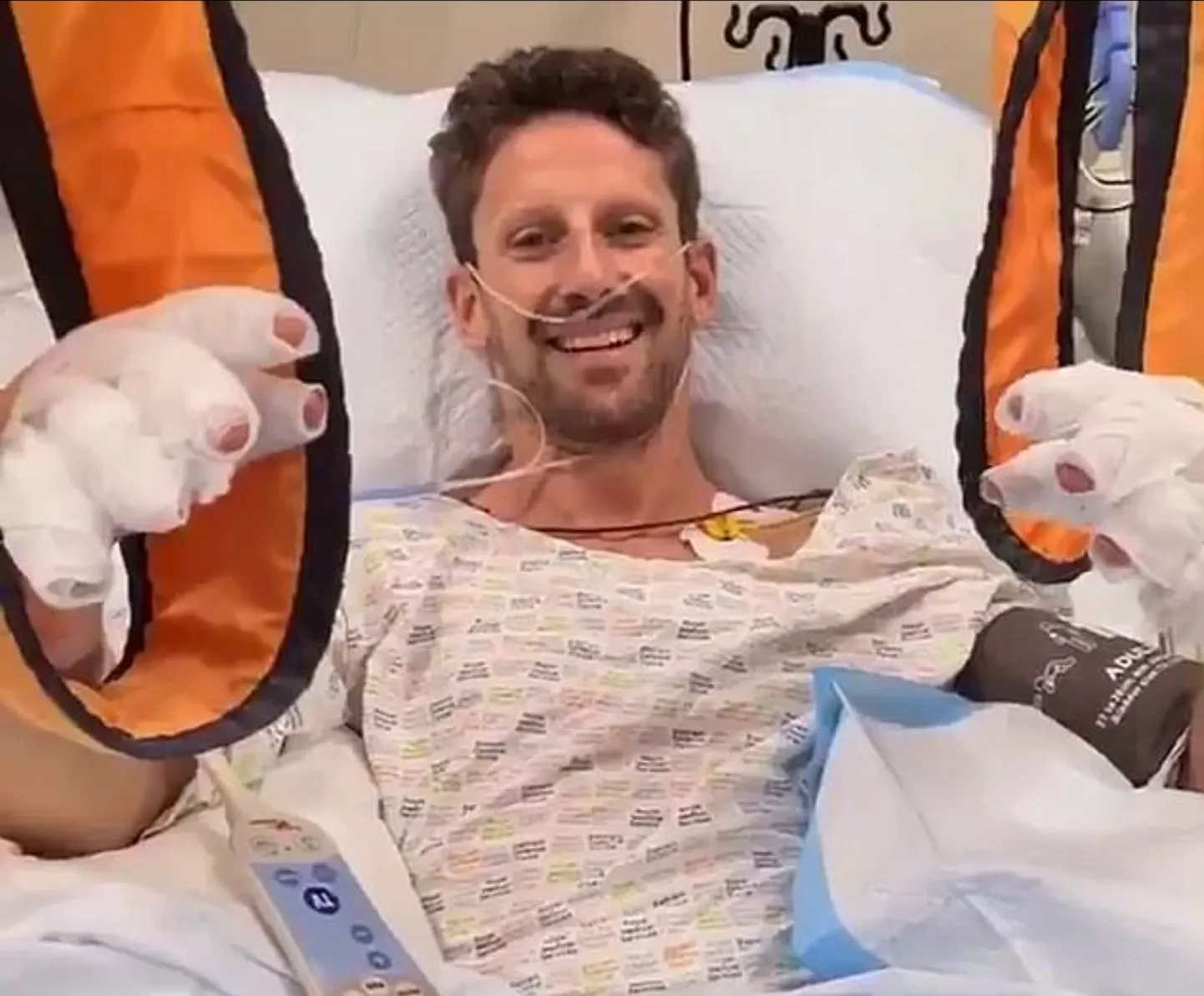 Romain Grosjean Bahreini sõjaväehaiglas.