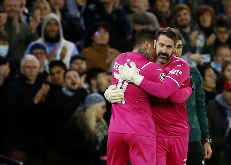 Scott Carson sekkumas Edersoni asemel.