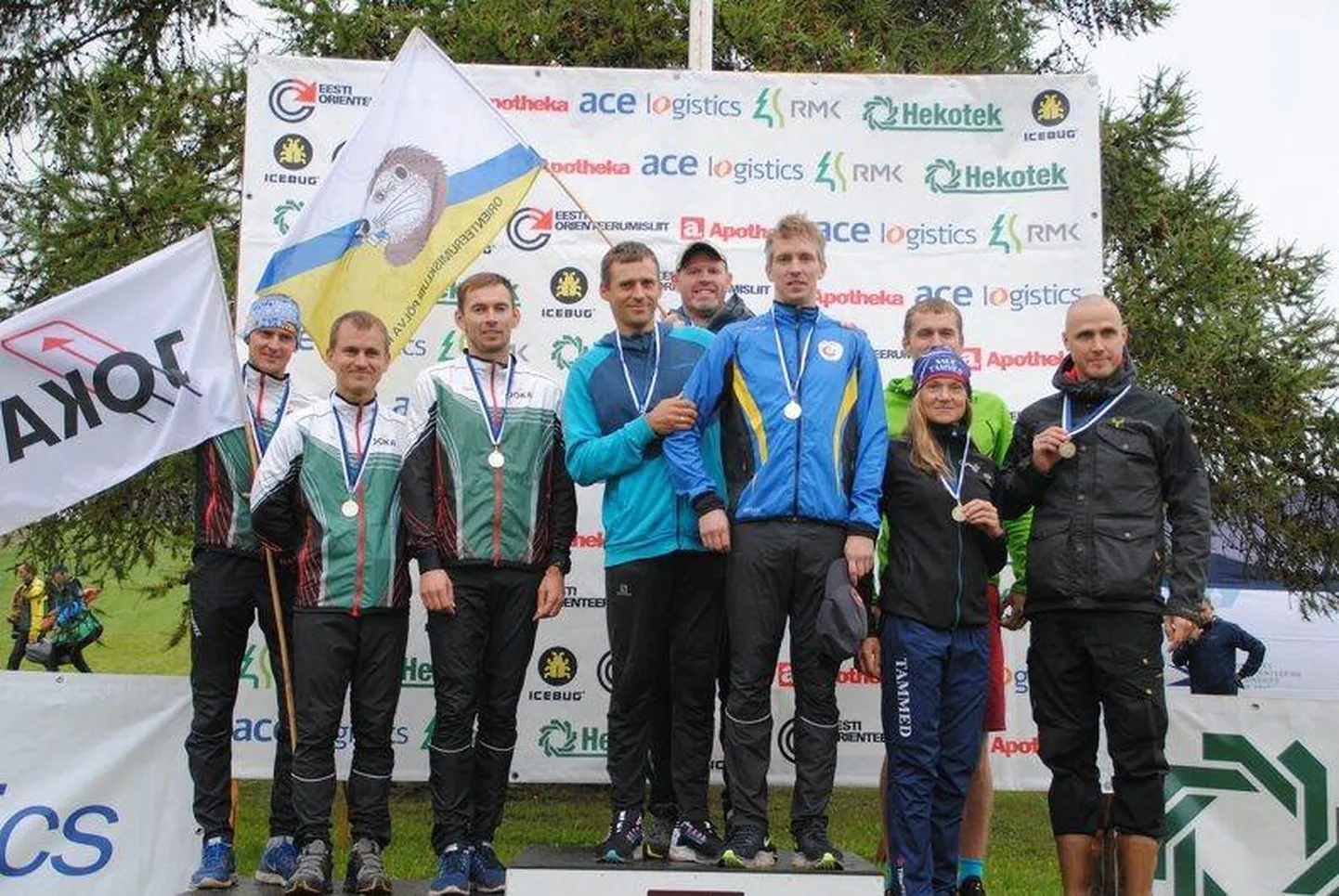 Orienteerumise Eesti meistrivõistluste teatejooksus tulid M35–40 vanuseklassis hõbedaleTiit Tähnas, Tiit Poopuu ja Kaarel Kallas.