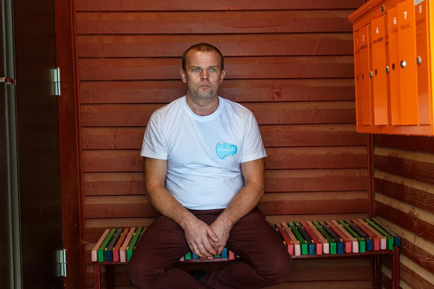Mõisaaegsesse aednikumajja on rajatud külakeskus, mis on enam-vähem valmis sellest kevadest. «Peame õnnelikud olema, et saime igalt poolt toetust, kust küsisime,» rõõmustab külaelu eestvedaja Urmas Kivirand.