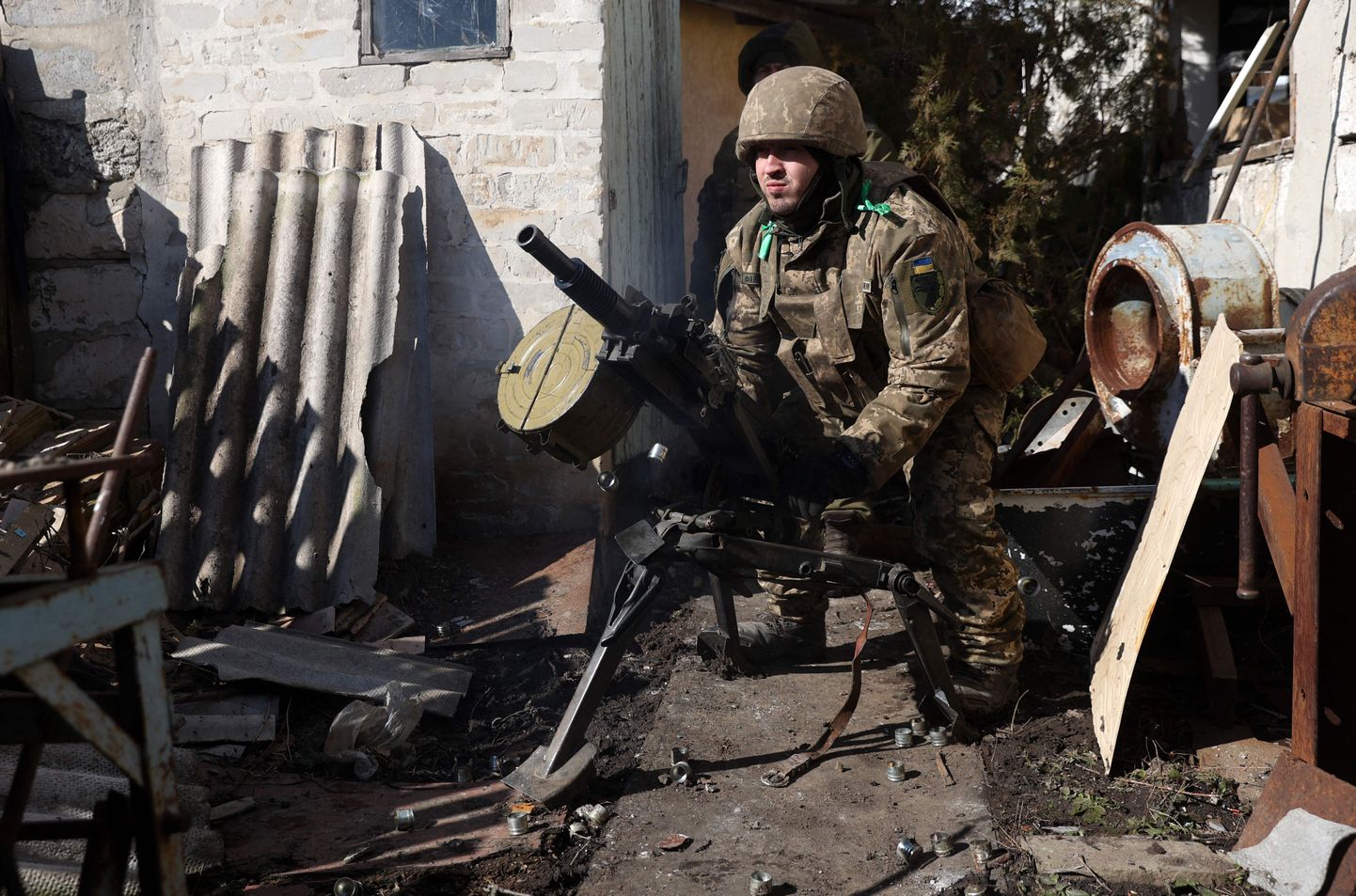 Ukraina sõdur valmistub lahinguks Bahmutis 3. märtsil 2023.
