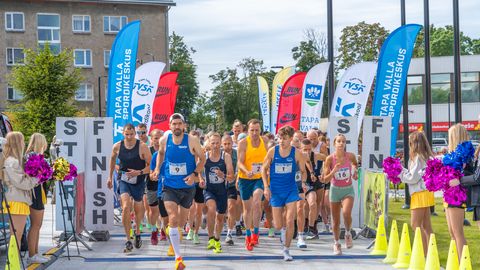 Juubelihõnguline 20. Tapa linnajooks viis osalejad läbi spordihoone ja üle Männikumäe