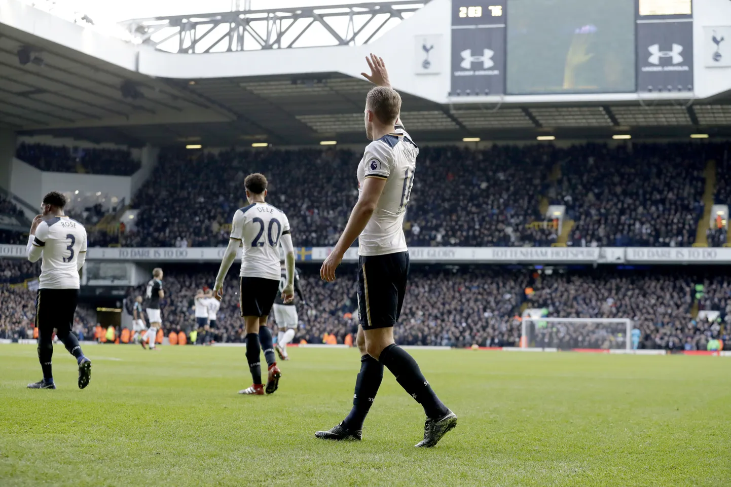 Harry Kane väravat tähistamas.