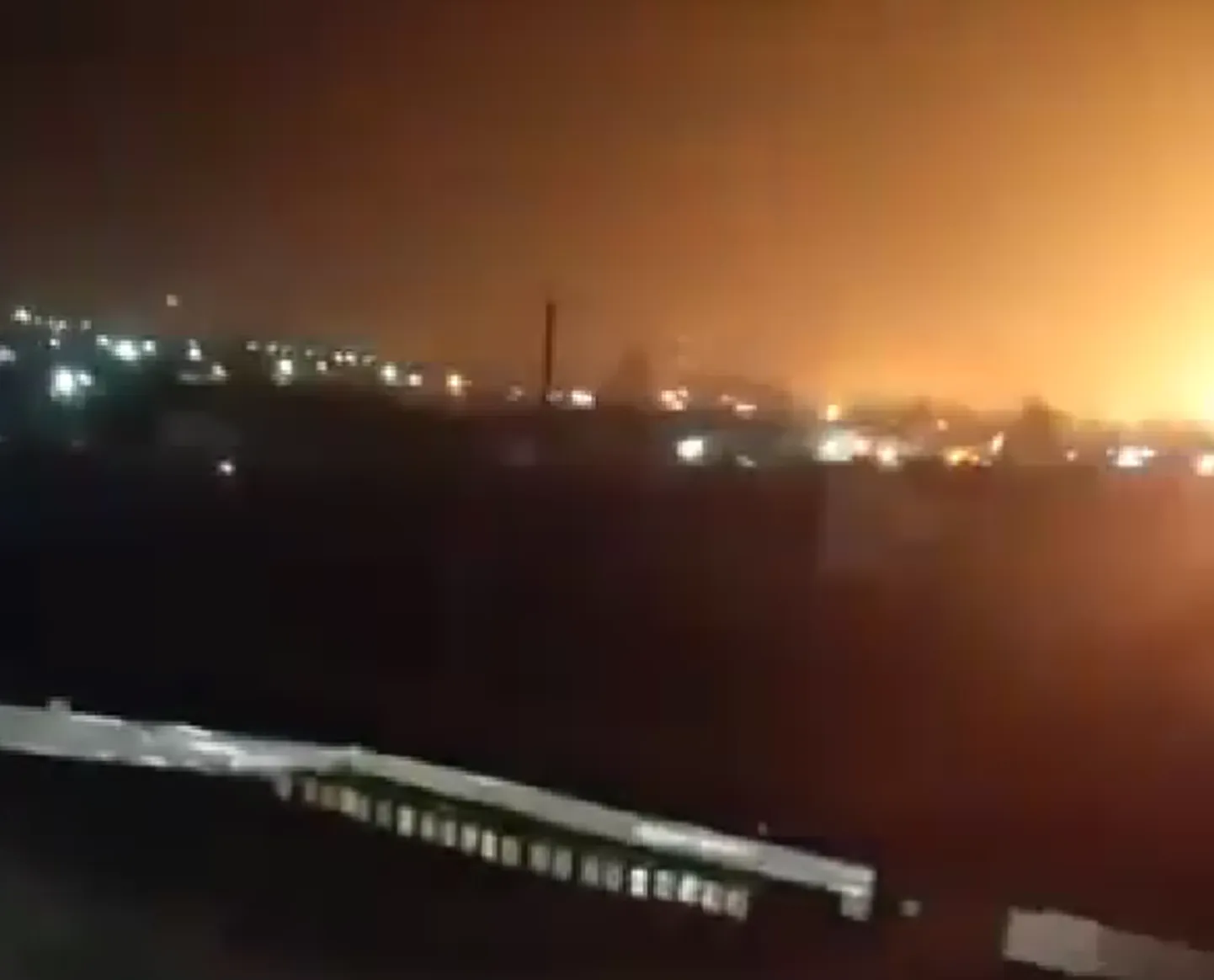 РФ сообщила об атаках беспилотников на Курск, Таганрог и другие города