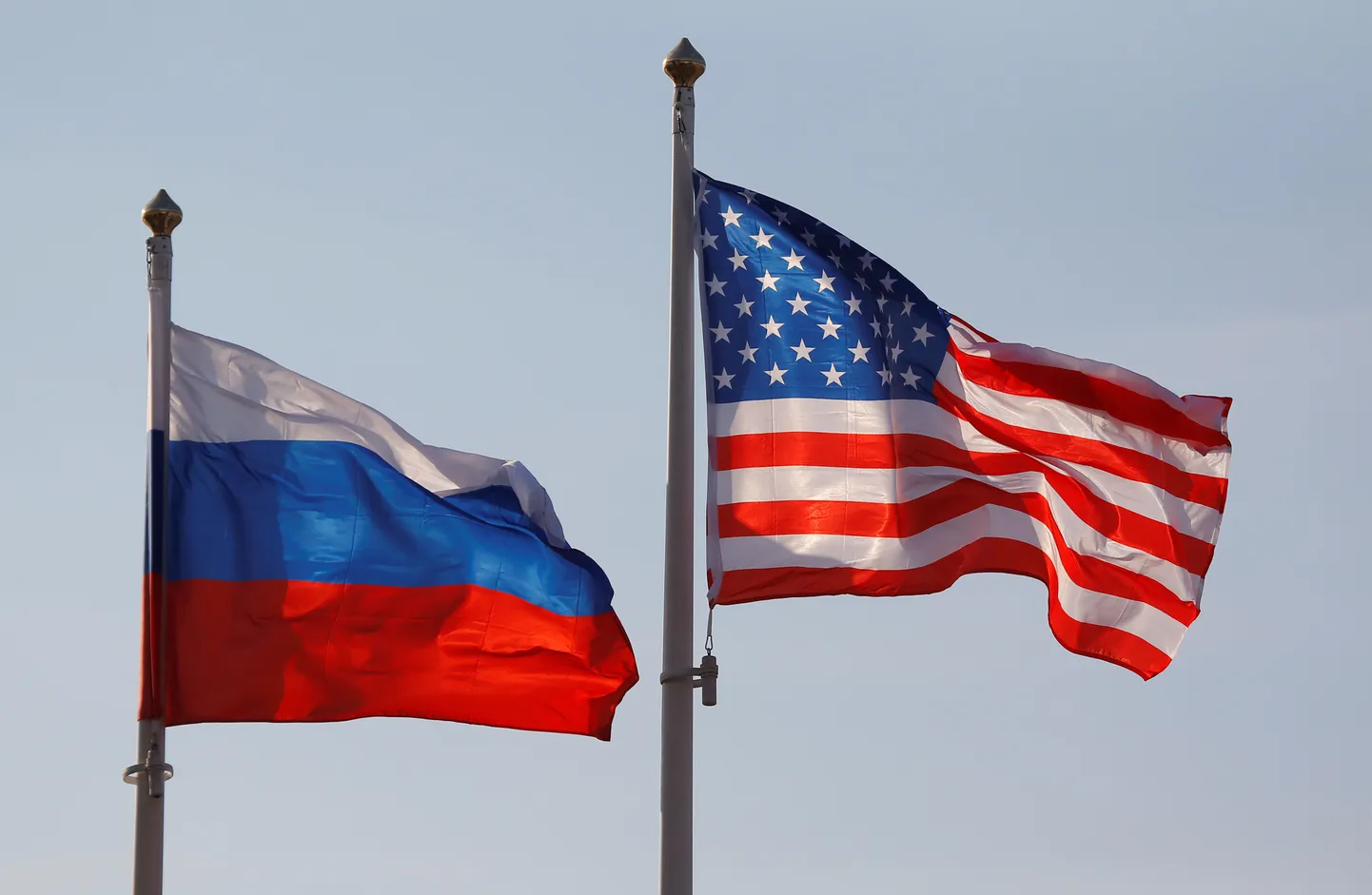 Venemaa ja USA lipud.