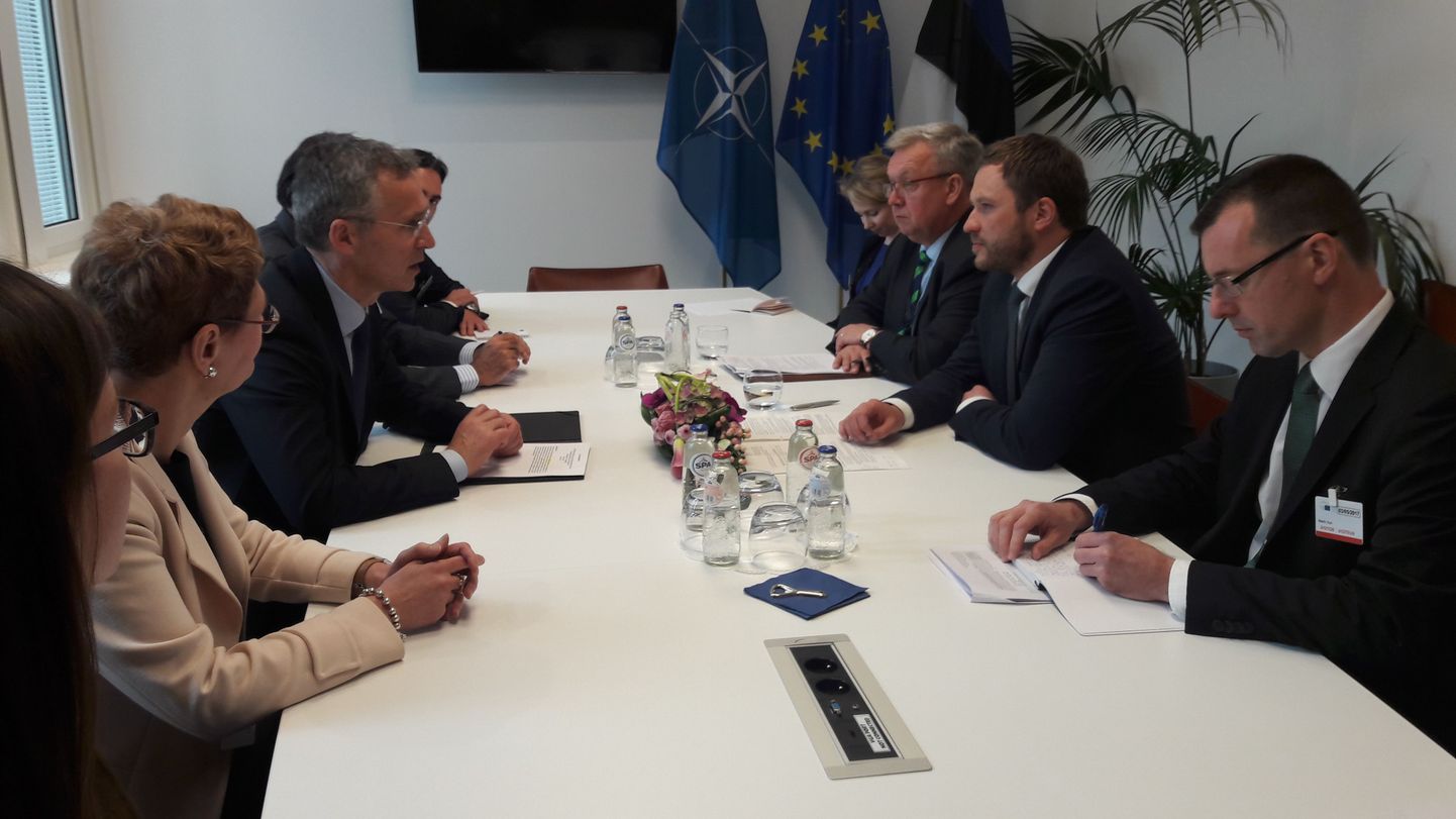 Kaitseminister Margus Tsahkna kohtus Brüsselis NATO peasekretäri Jens Stoltenbergiga.