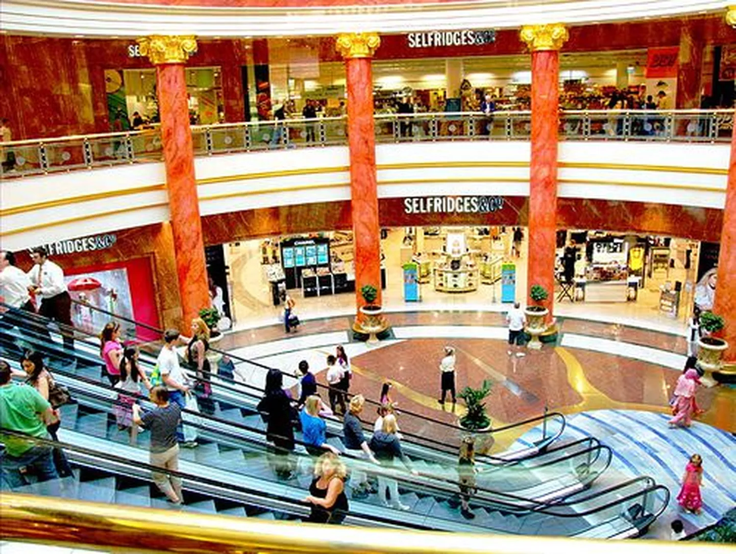Trafford Centre - один из крупнейших торговых центров в Европе. Снимок иллюстративный.