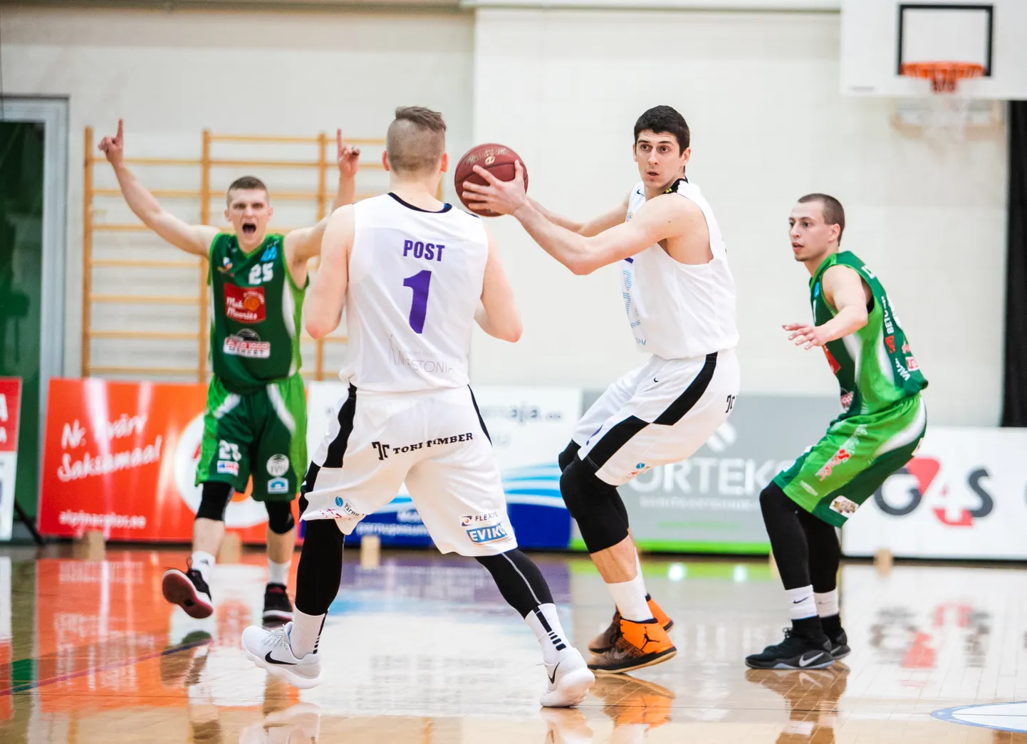 Veerandfinaalseeria viimases matšis tegi võimsa kaksikduubli Nemanja Miljkovic (palliga), kes kogus 16 punkti ja 13 lauapalli.
