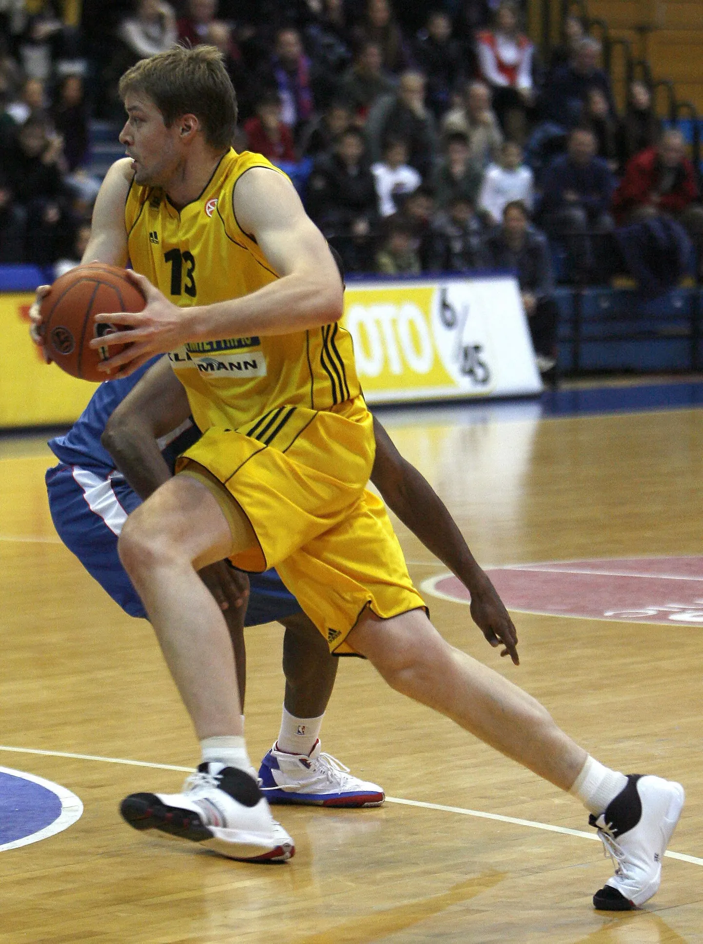 Hanno Möttöla(kollases)