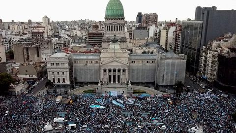 Argentinas avaldasid tuhanded meelt abordi seadustamise vastu