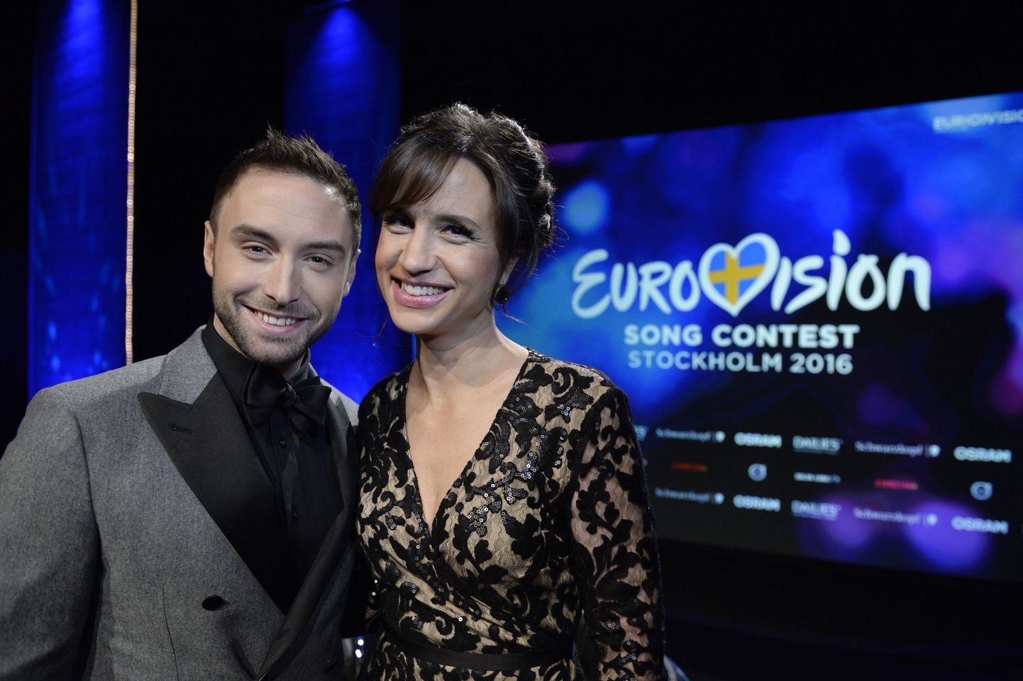 Eurovisiooni saatejuhid on Måns Zelmerlöw ja Petra Mede