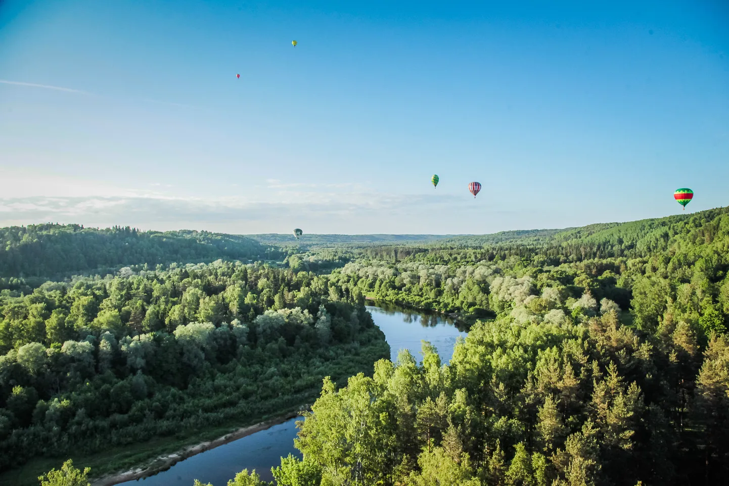Siguldā ar Gaisa balonu festivālu turpinās Mīlētākās pilsētas svētki