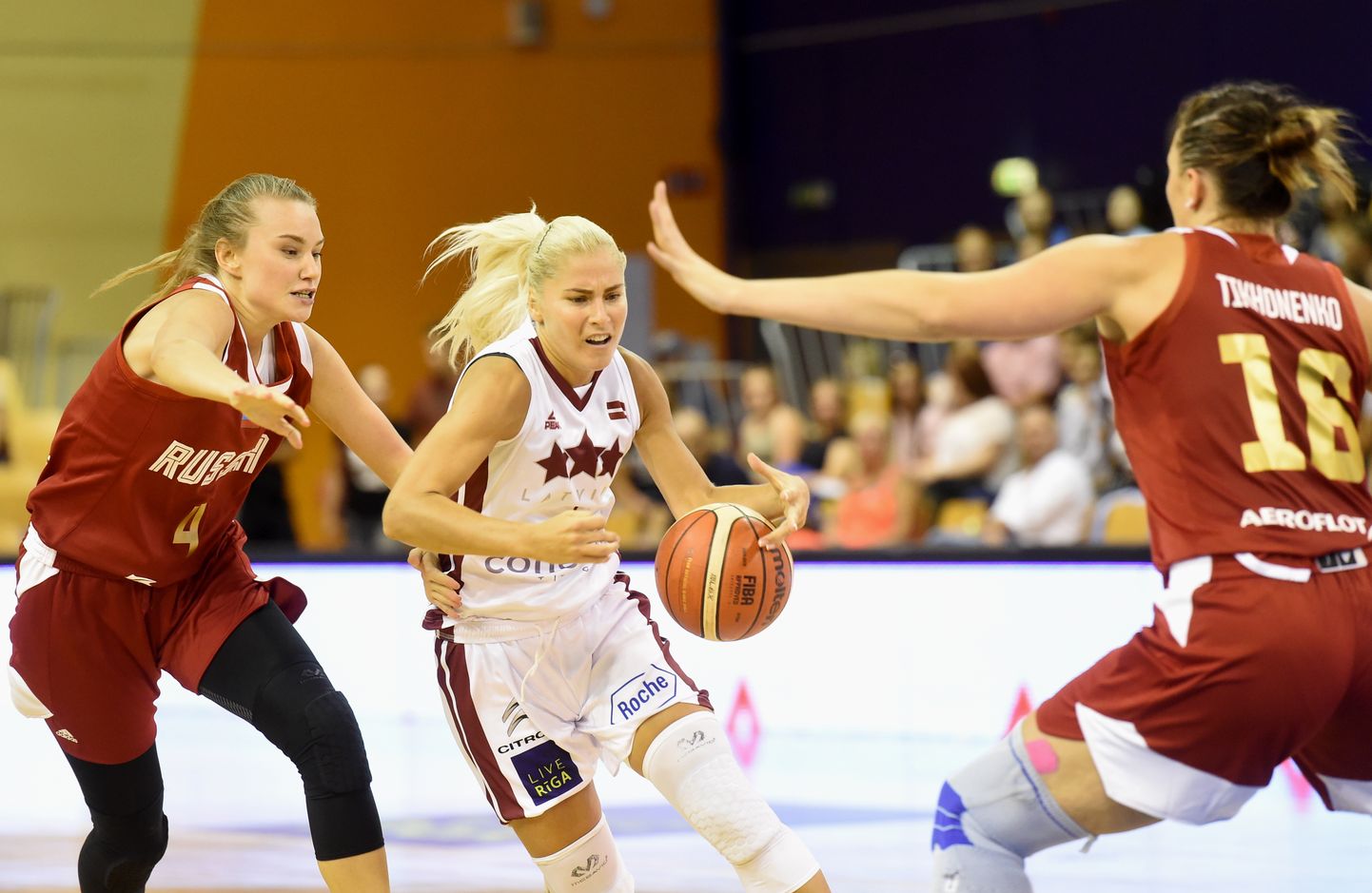 Latvijas sieviešu basketbola valstsvienība, gatavojoties septembrī gaidāmajai Pasaules kausa izcīņai, pārbaudes turnīrā "Elektrum" Olimpiskajā sporta centrā cīnās pret Krievijas izlasi.