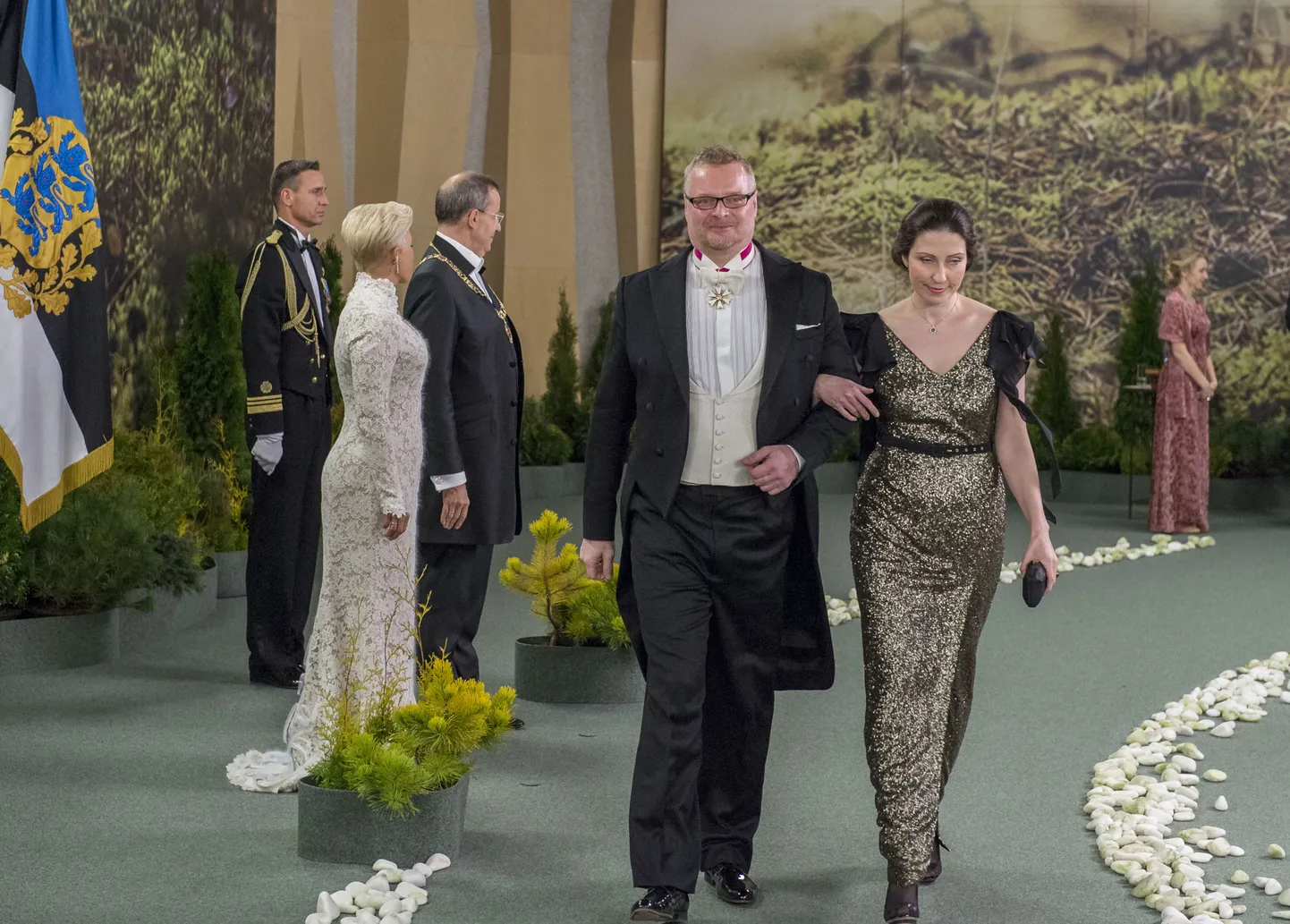 Presidendi vastuvõtu kätlemistseremoonia. Ekspress Grupi nõukogu liige Hans H. Luik ja Kristiina Tänavsuu.