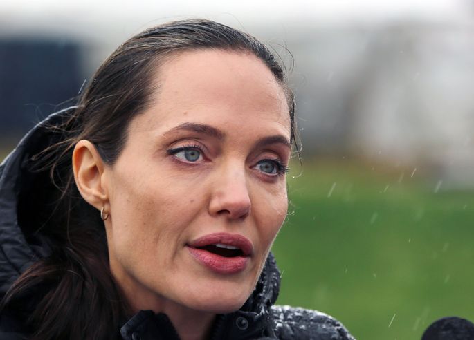 У Анджелины Джоли развился паралич: 07 декабря - новости на altaifish.ru