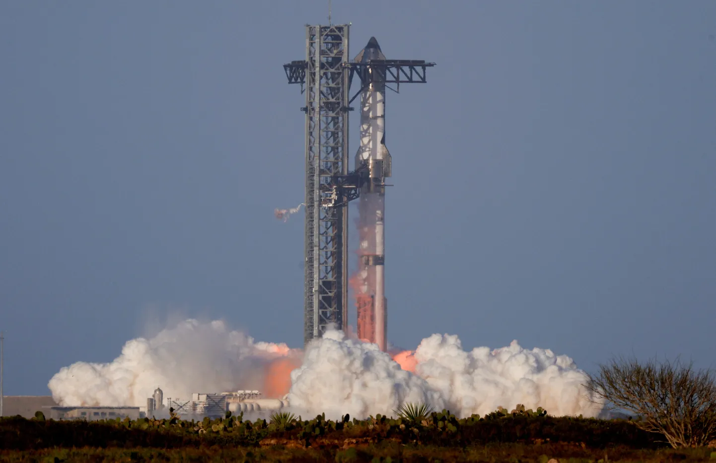 Восьмой испытательный запуск прототипа космического корабля Starship.