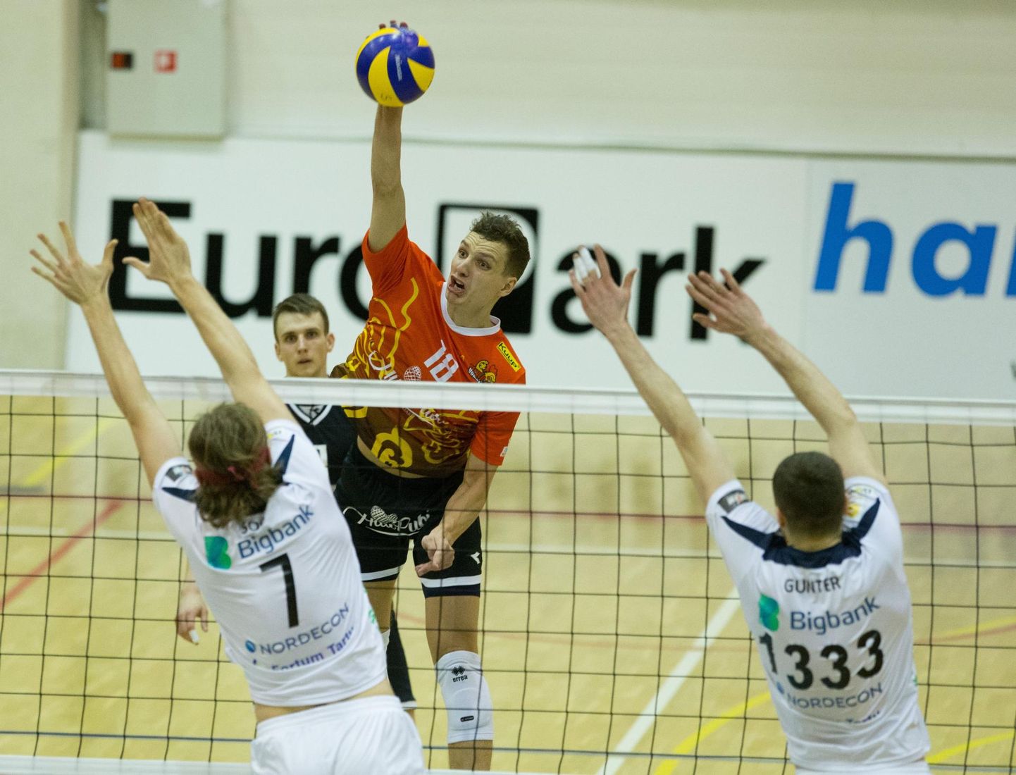 Klubihooajal Saaremaa eest mänginud Rauno Tamme tõusis Eesti koondise viimases kohtumises pingilt meeskonna üheks resultatiivsemaks mängijaks.