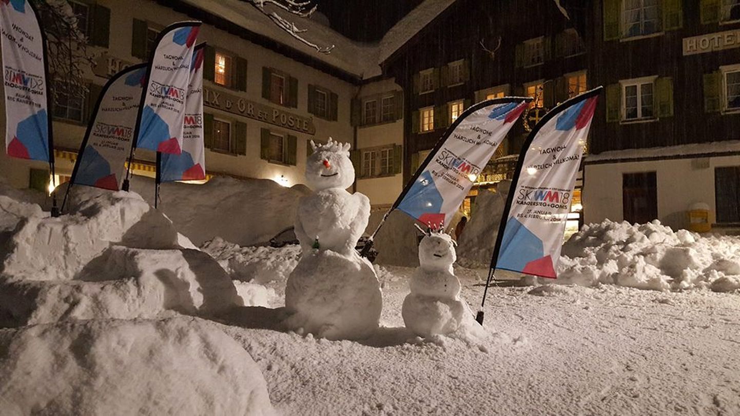 Lumepuuduse üle Šveitsis toimuval juunioride murdmaasuusatamise MM-il kurta ei saa. Seda on võistluspaigas koguni nii palju, et korraldajad pidid kutsuma appi lund koristama Šveitsi armee sõdurid.