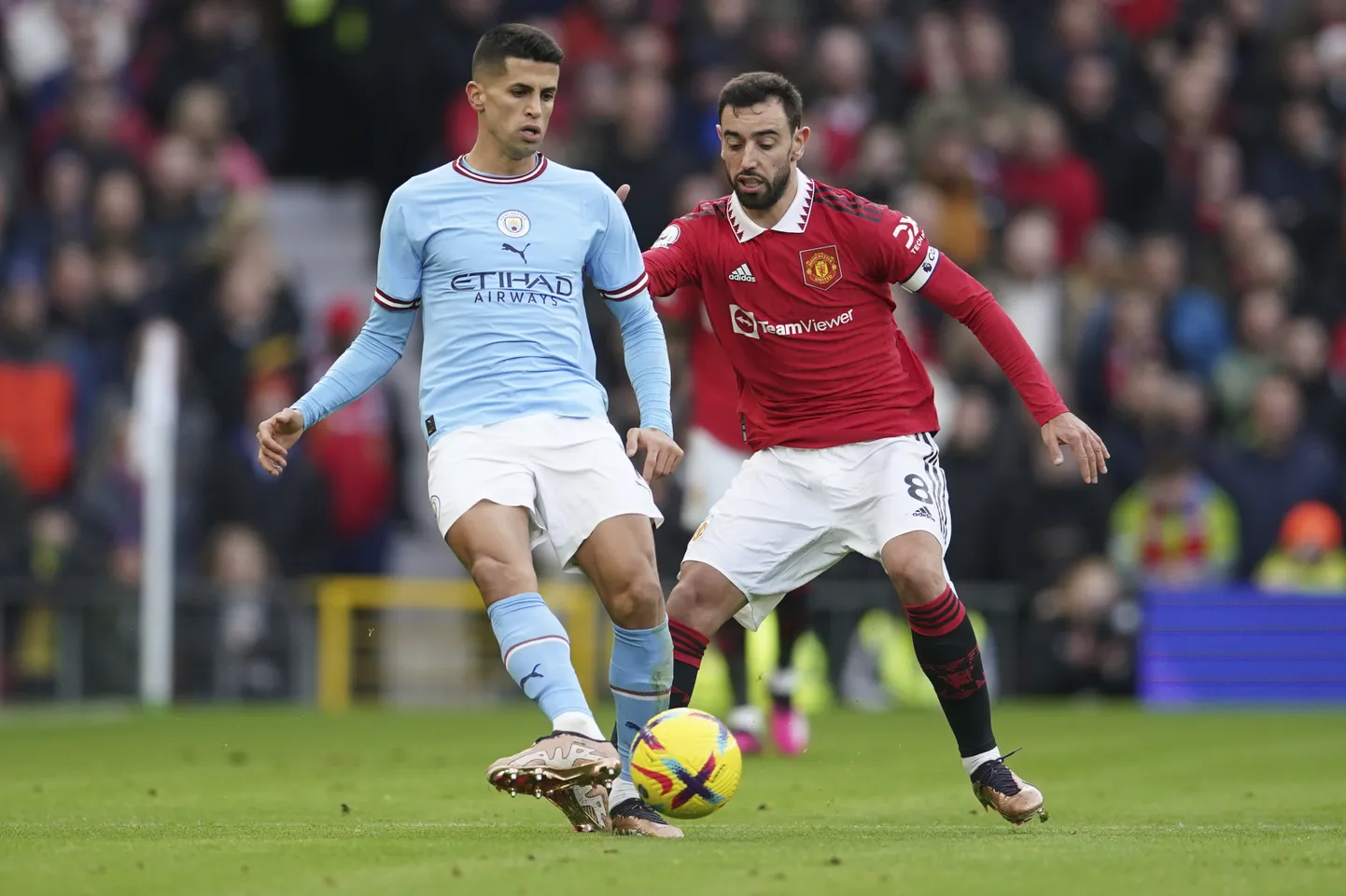 Manchester City äärekaitsja Joao Cancelo (vasakul).