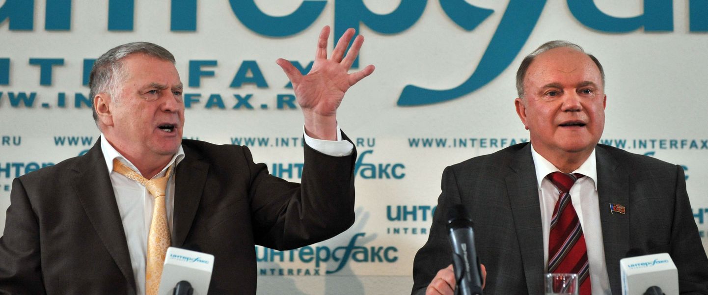 Gennadi Zjuganov ja Vladimir Žirinovski (vasakul) Interfaxi pressikeskuses 14. veebruaril.