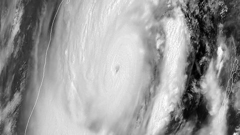 Tsüklon Amphan toob Indiasse ja Bangladeshi võimsa tormi